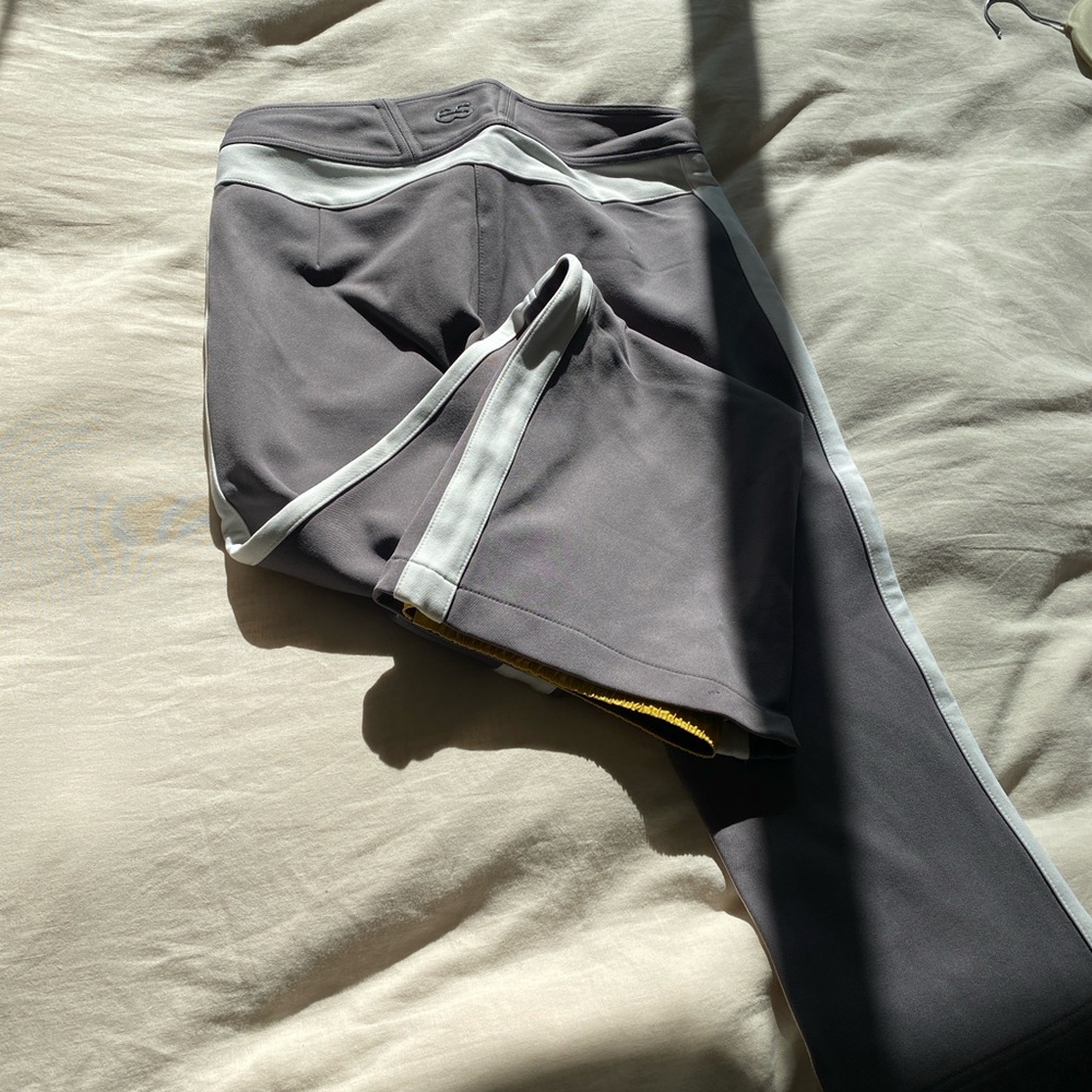 Erin Snow- women’s fitted snow plants size 6